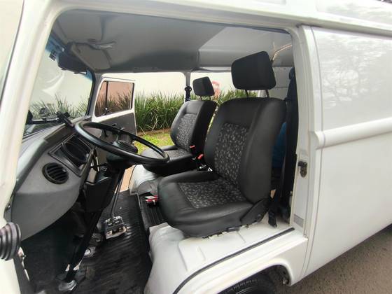 VOLKSWAGEN KOMBI 1.4 MI FURGÃO 8V FLEX 3P MANUAL VOLKSWAGEN KOMBI 1.4 MI FURGÃO 8V FLEX 3P MANUAL